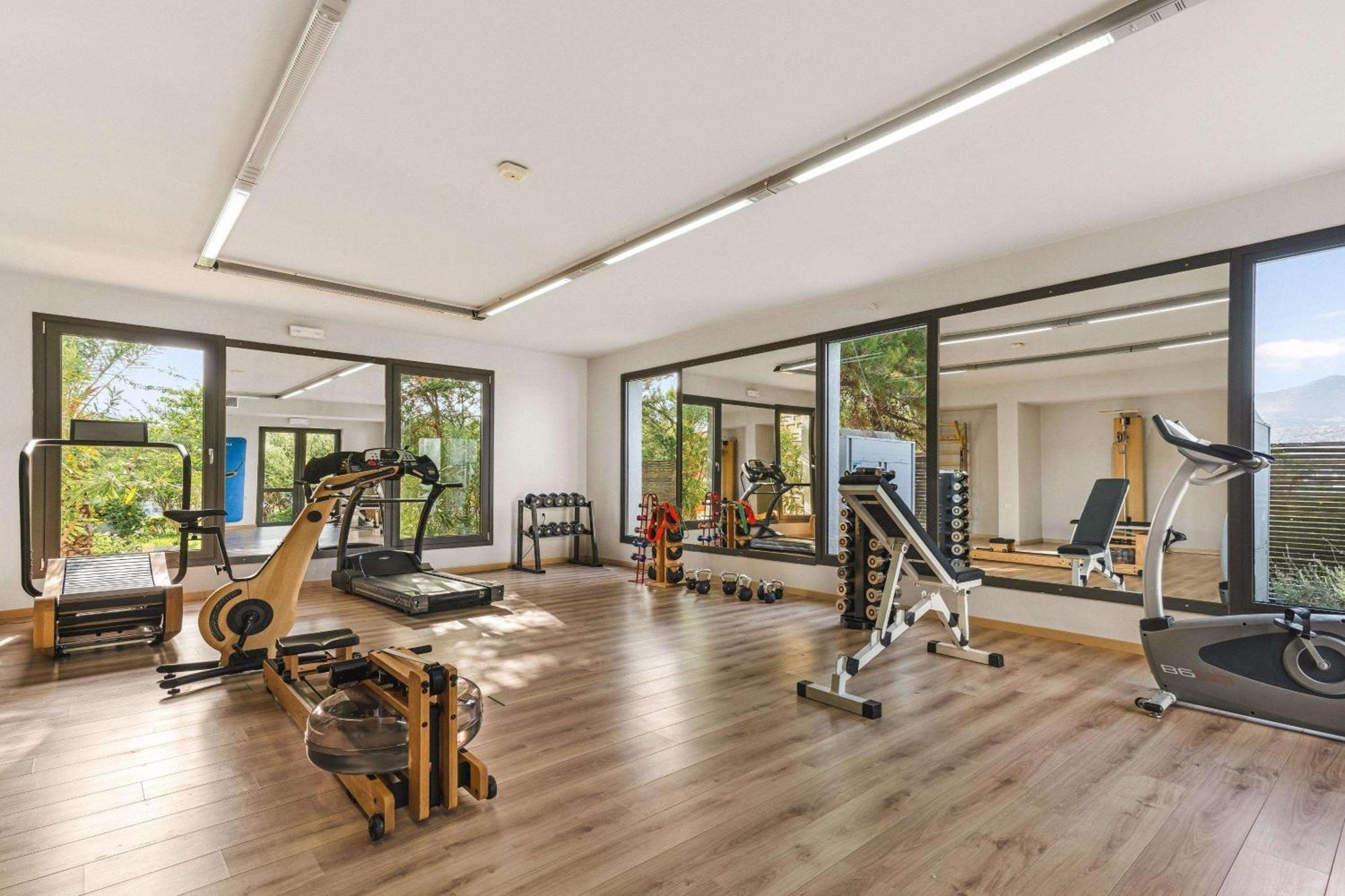 Minos Palace Resort - Adults Only آغيوس نيكولاوس المظهر الخارجي الصورة The gym at the hotel
