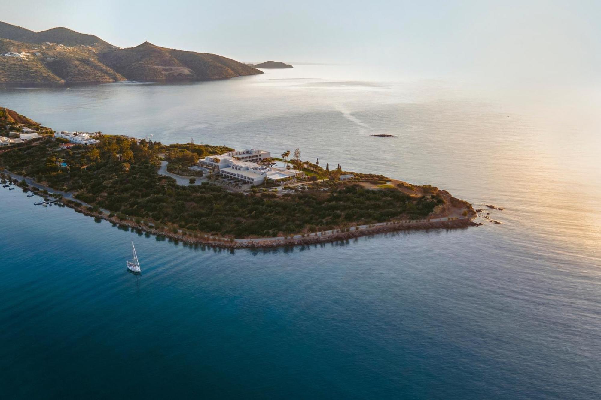 Minos Palace Resort - Adults Only آغيوس نيكولاوس المظهر الخارجي الصورة Aerial view of the island