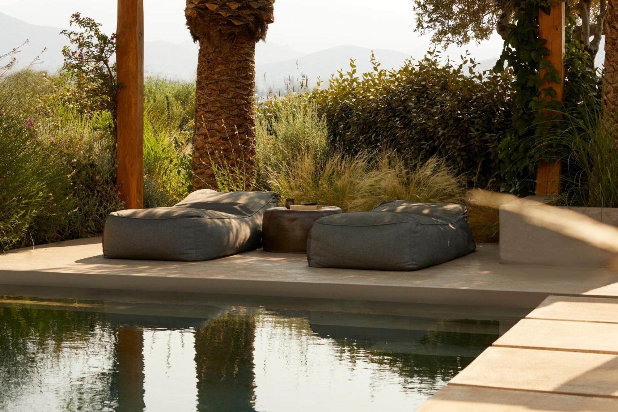 Minos Palace Resort - Adults Only آغيوس نيكولاوس المظهر الخارجي الصورة Bean bag chairs