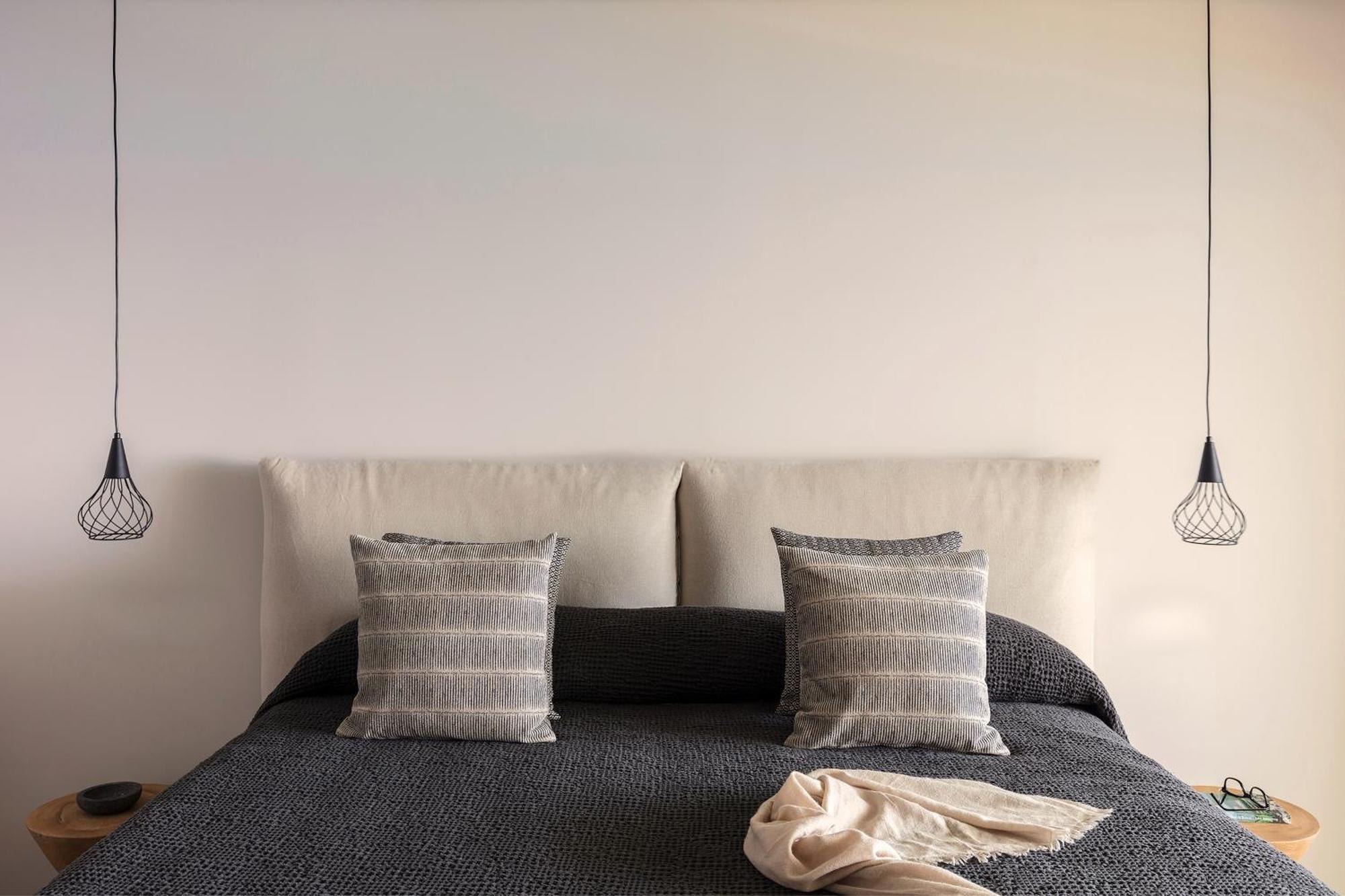 Minos Palace Resort - Adults Only آغيوس نيكولاوس المظهر الخارجي الصورة A bed with a headboard