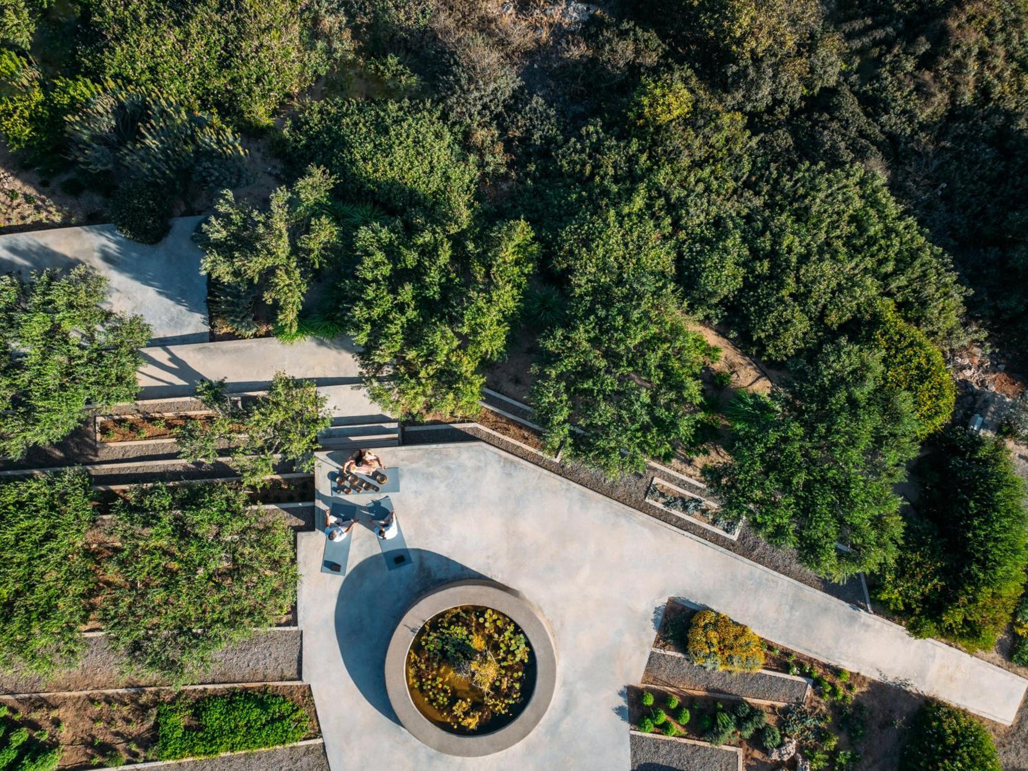Minos Palace Resort - Adults Only آغيوس نيكولاوس المظهر الخارجي الصورة Aerial view of the memorial